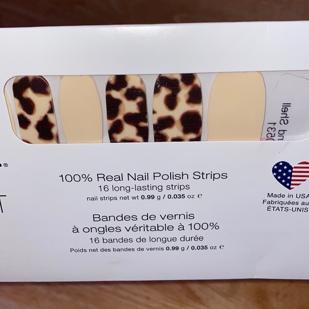 “Show and Shell” Color Street, 100% Nail Polish Strips